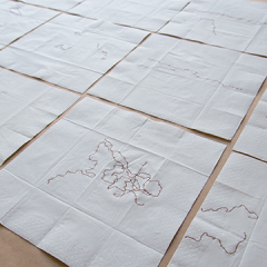 Trajets des fourmis, 2013 Papier mouchoir, 21 x 21 cm