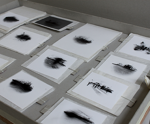 Série Esquinas, 2012 Négatifs de sténopé, papier photo argentique