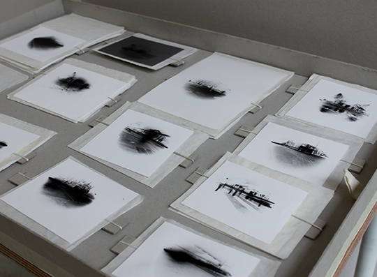 Série Esquinas, 2012 Négatifs de sténopé, papier photo argentique