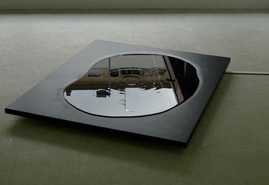 VALLEN - 2009 Bois, encre de chine, dispositif sonore, 100 x 120 x 10 cm. Production 