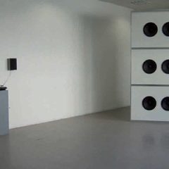 Piece « B », Frequence 10Hz, 9 x 400 watts rms, 220 x 330 x 110 cm, 2007