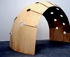 Corolla doma / 2008 / dôme en contreplaqué (ep. 3 mm) / diamètre 380 cm, hauteur 200 cm / structure entièrement démontable composée de modules en bois assemblés avec des écrous