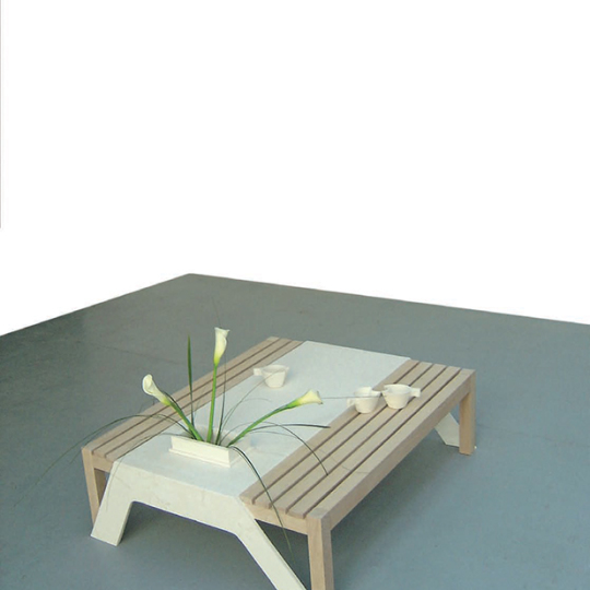 Table et Tasses / 2008 / bois, plâtre