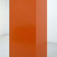 Accumulator, 2005 Acier, laque orange, 80 x 60 x 183 cm