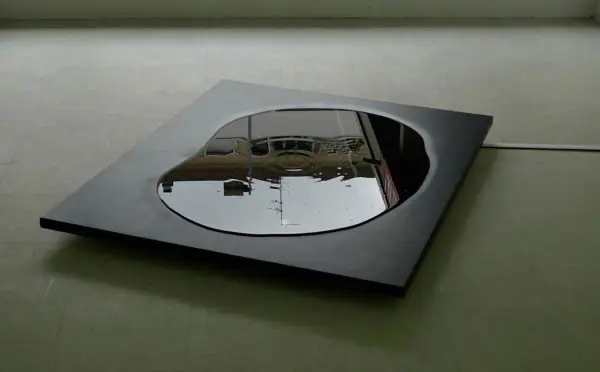 VALLEN - 2009 Bois, encre de chine, dispositif sonore, 100 x 120 x 10 cm. Production "La BOX"